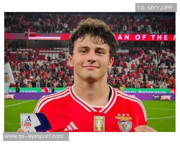 若昂内维斯庆祝洲际杯第六冠全队表现出色令人骄傲 若昂内维斯庆祝洲际杯第六冠全队表现出色令人骄傲