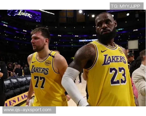 夸梅直言东契奇进攻尚可但防守不足超巨若无防守何谈伟大 夸梅直言东契奇进攻尚可但防守不足超巨若无防守何谈伟大