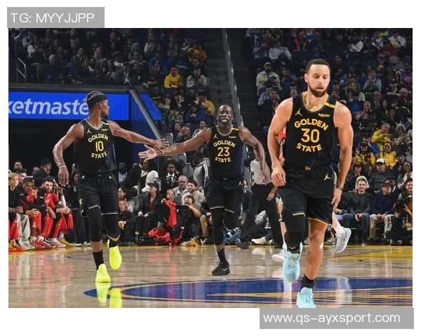 库里积极联系各方寻求好鞋期待一场穿三双不同鞋的精彩比赛