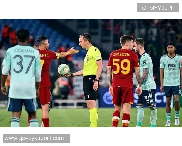 罗杰斯质疑VAR决策为何不让主裁判亲自查看误判情况 罗杰斯质疑VAR决策为何不让主裁判亲自查看误判情况